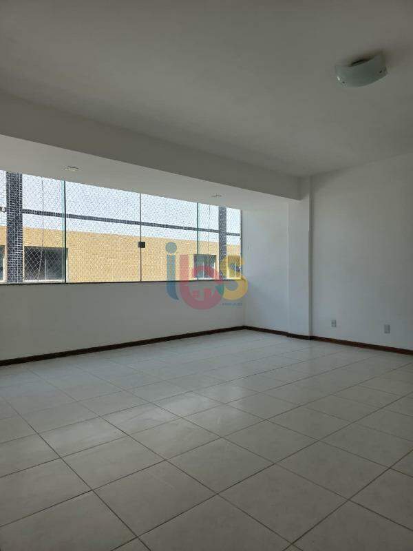 Apartamento à venda com 3 quartos, 100m² - Foto 2