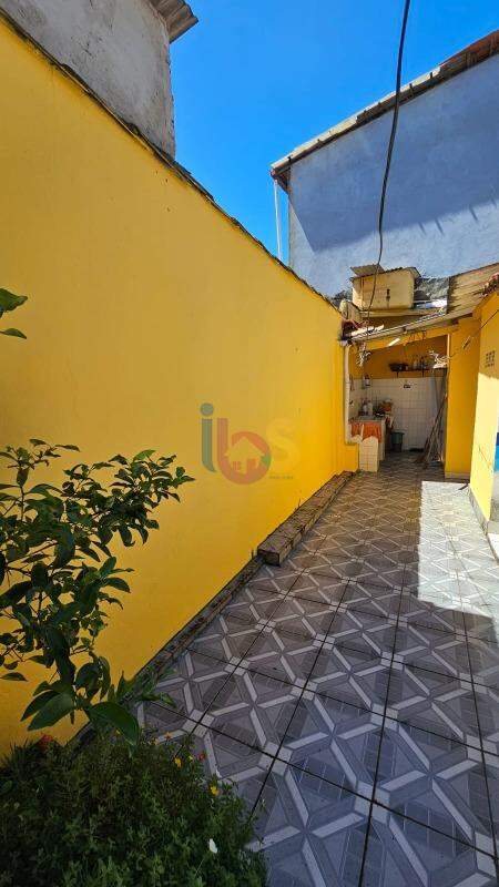 Casa à venda com 4 quartos, 144m² - Foto 11