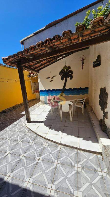 Casa à venda com 4 quartos, 144m² - Foto 1