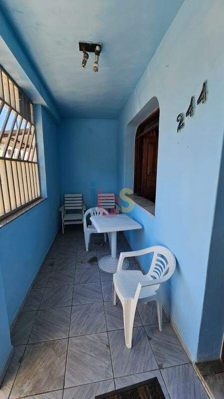 Casa à venda com 4 quartos, 144m² - Foto 3