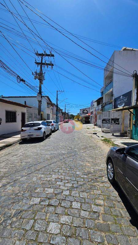 Casa à venda com 4 quartos, 144m² - Foto 2