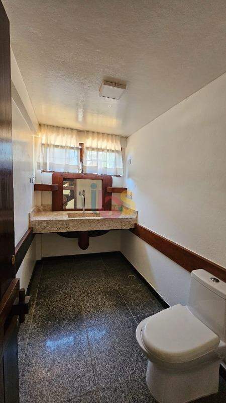 Casa à venda com 2 quartos, 339m² - Foto 9