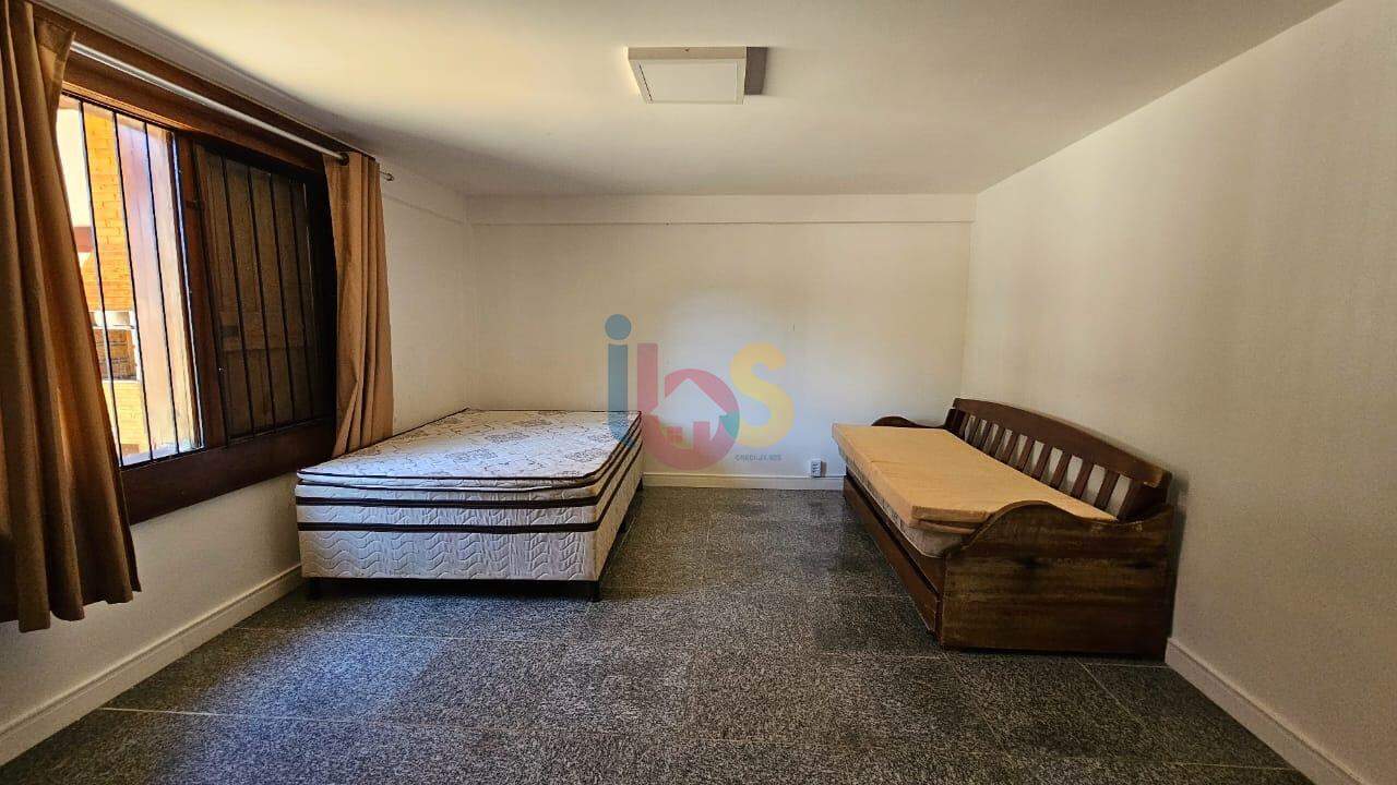 Casa à venda com 2 quartos, 339m² - Foto 8