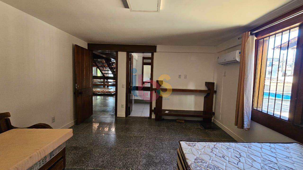 Casa à venda com 2 quartos, 339m² - Foto 7