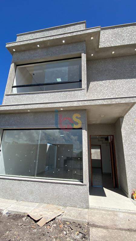 Casa à venda com 3 quartos, 120m² - Foto 2