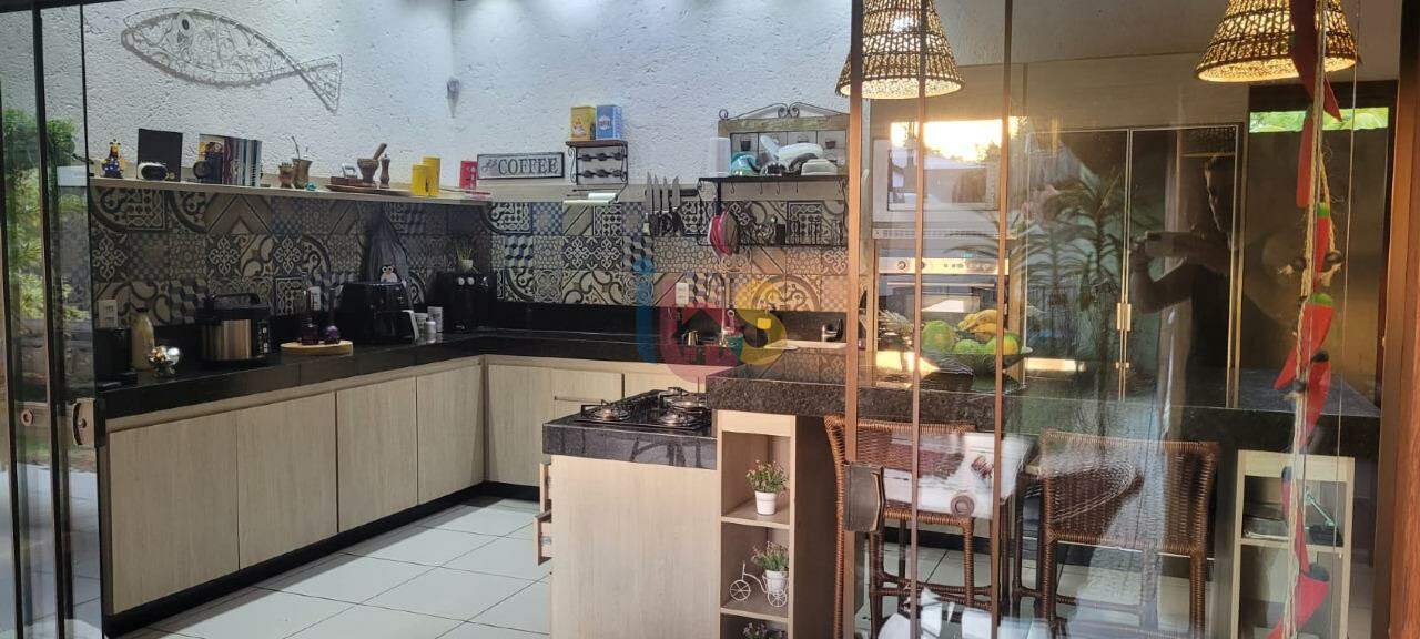 Casa à venda com 3 quartos, 350m² - Foto 11