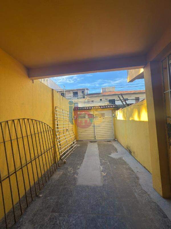 Casa para alugar com 3 quartos, 80m² - Foto 3