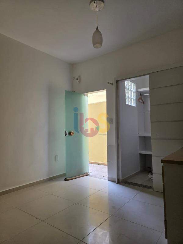 Casa para alugar com 5 quartos, 170m² - Foto 13