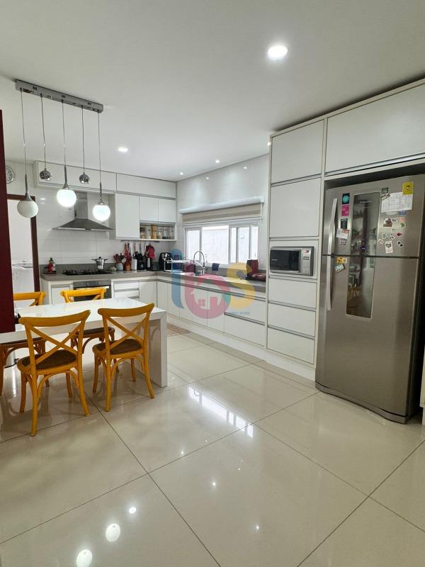 Casa, 4 quartos, 300 m² - Foto 3