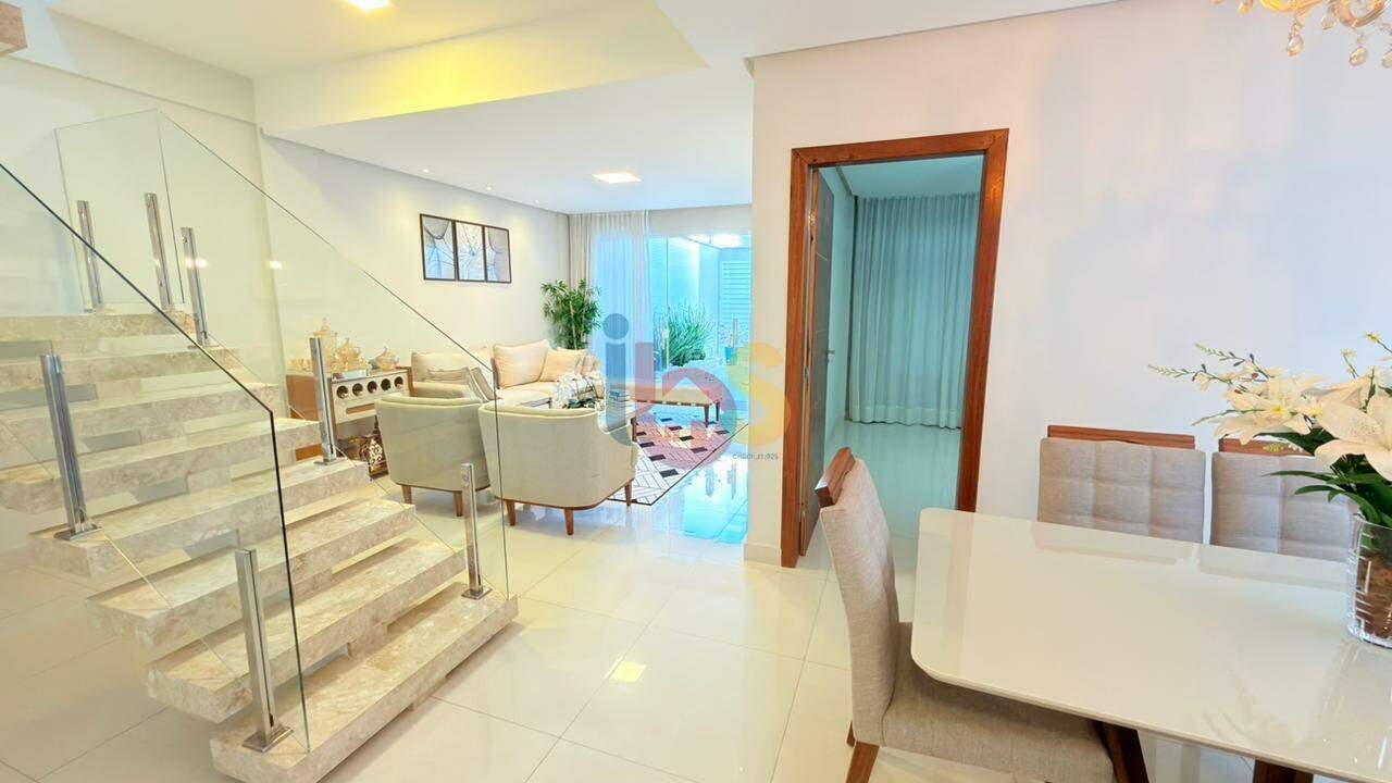 Casa, 4 quartos, 269 m² - Foto 1