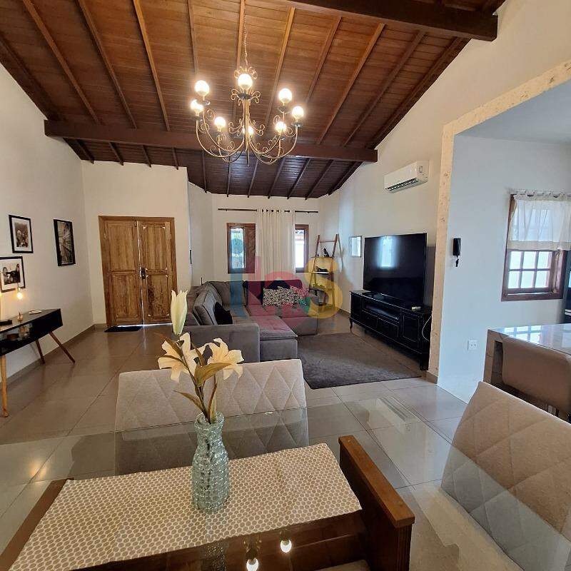 Casa, 3 quartos, 200 m² - Foto 4