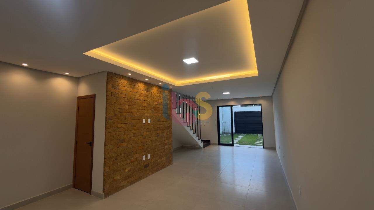 Casa, 3 quartos, 122 m² - Foto 1