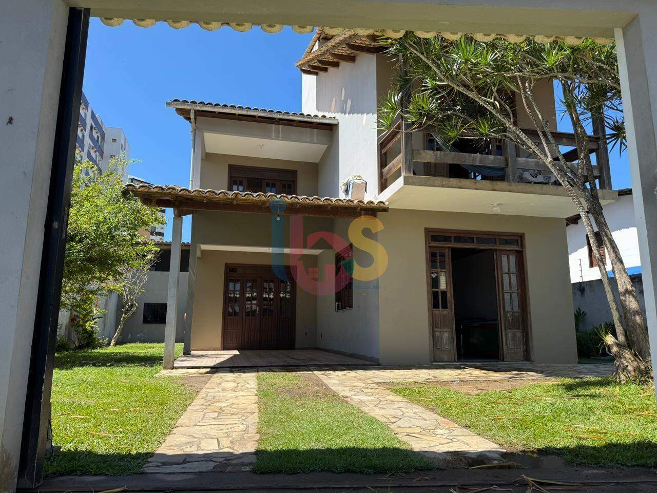 Casa, 6 quartos, 193 m² - Foto 1