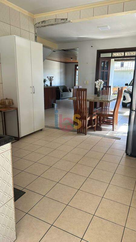 Casa, 6 quartos, 193 m² - Foto 9