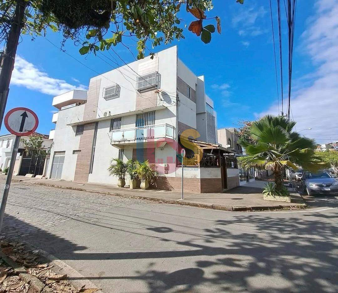 Casa, 4 quartos, 250 m² - Foto 1