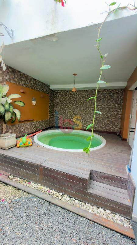 Casa, 4 quartos, 235 m² - Foto 3