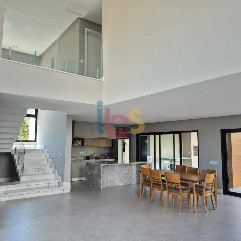 Casa, 4 quartos, 337 m² - Foto 1