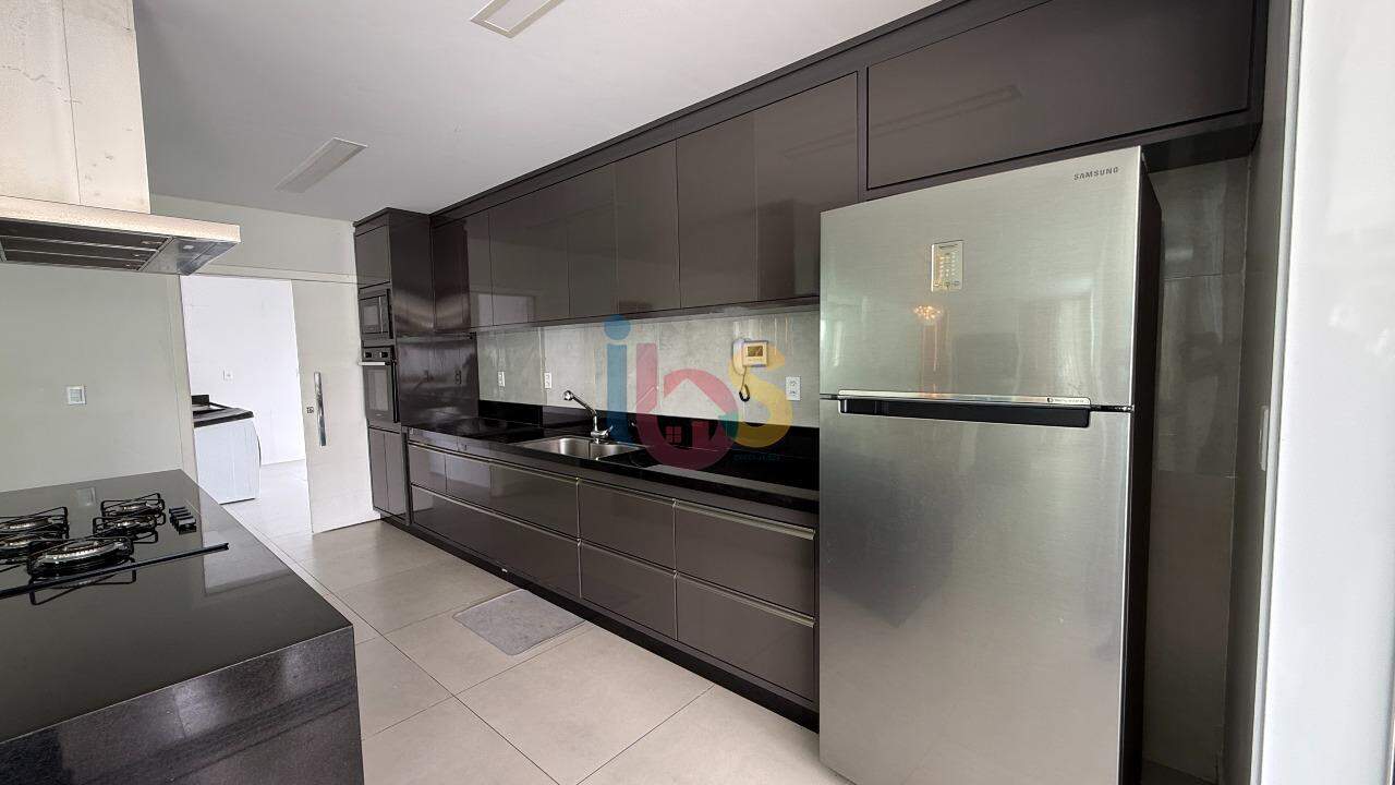 Casa, 4 quartos, 260 m² - Foto 14