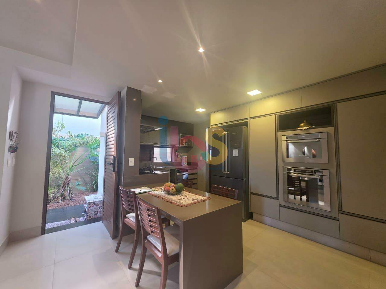 Casa, 3 quartos, 261 m² - Foto 29