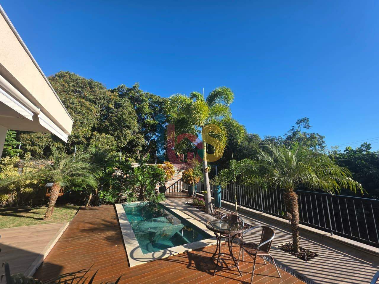 Casa, 3 quartos, 261 m² - Foto 1