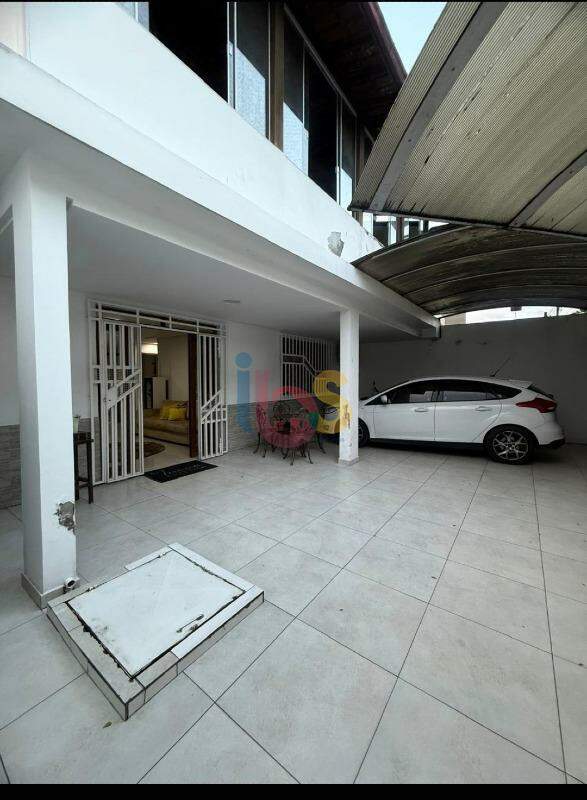 Casa, 4 quartos, 233 m² - Foto 1