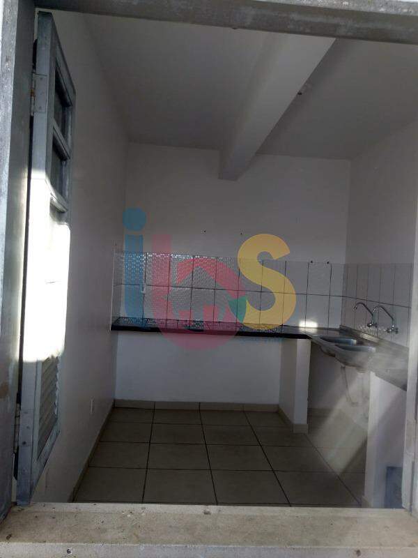 Casa à venda com 2 quartos, 280m² - Foto 7