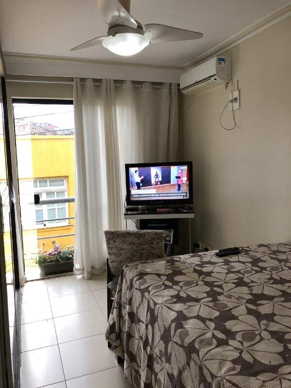 Casa à venda com 3 quartos, 208m² - Foto 2