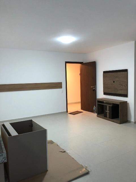 Apartamento à venda com 2 quartos, 90m² - Foto 1