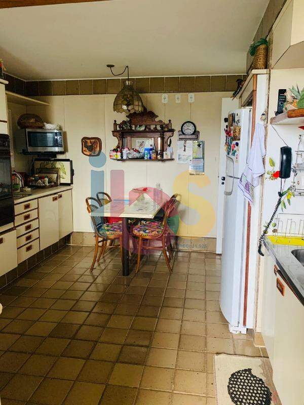 Apartamento à venda com 3 quartos, 195m² - Foto 9