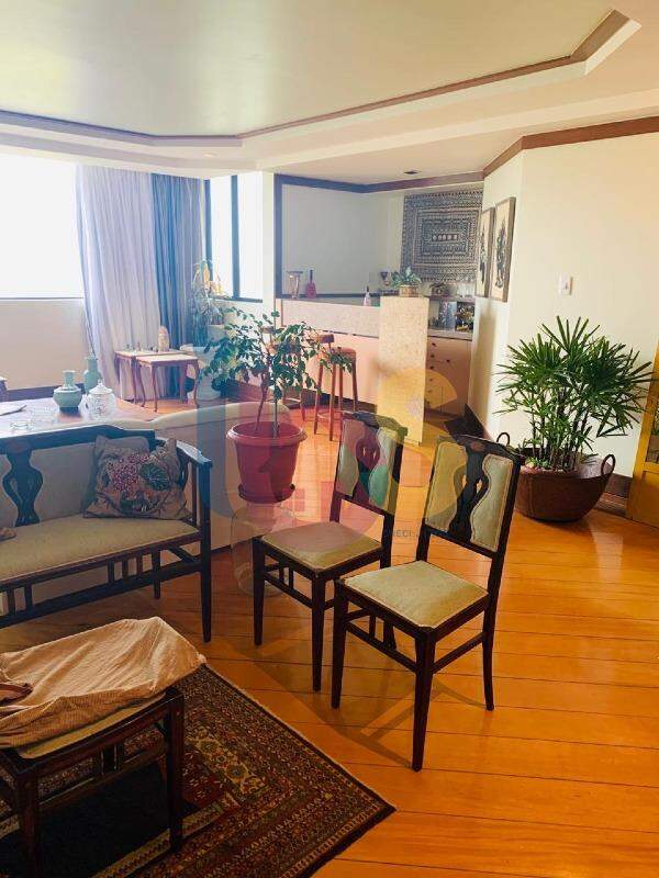 Apartamento à venda com 3 quartos, 195m² - Foto 8