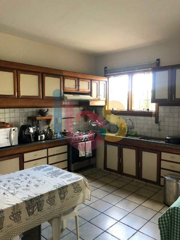 Casa à venda com 3 quartos, 353m² - Foto 10