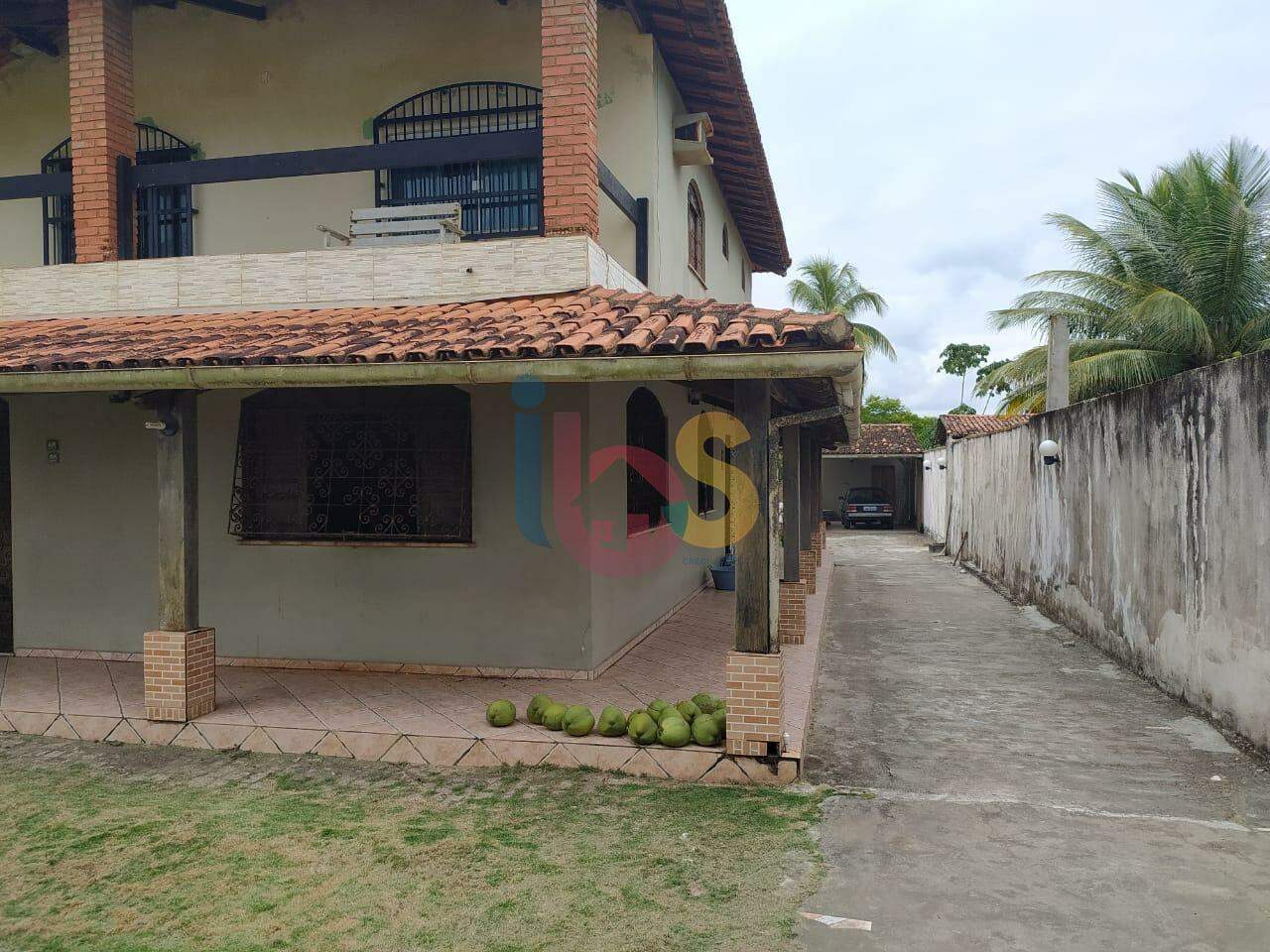 Casa à venda com 4 quartos, 270m² - Foto 2