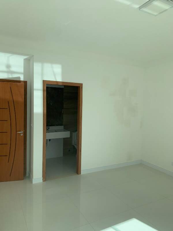 Casa à venda com 3 quartos, 130m² - Foto 1