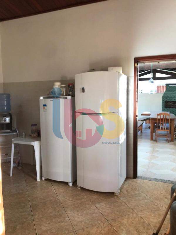 Casa à venda com 5 quartos, 200m² - Foto 10