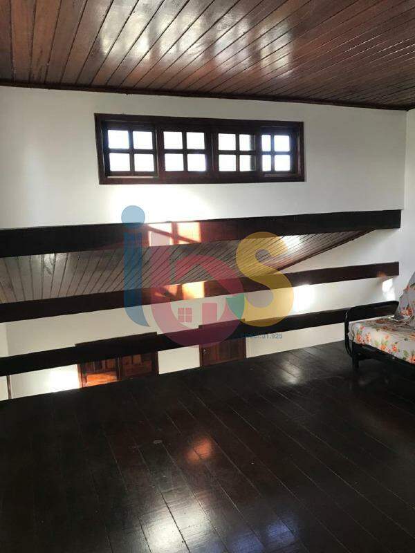 Casa à venda com 5 quartos, 200m² - Foto 11