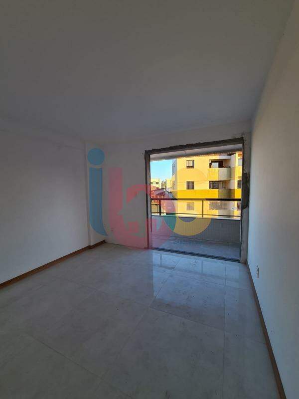 Apartamento à venda com 2 quartos, 62m² - Foto 4