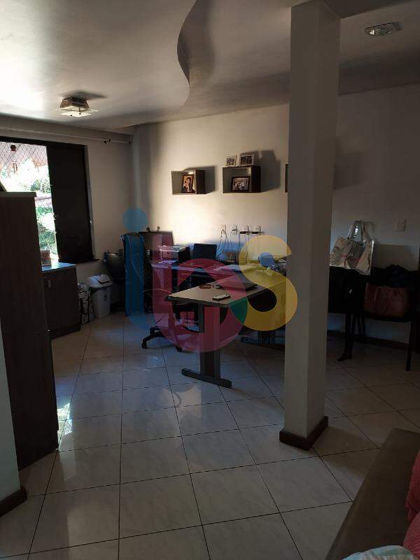 Casa à venda com 4 quartos, 180m² - Foto 6