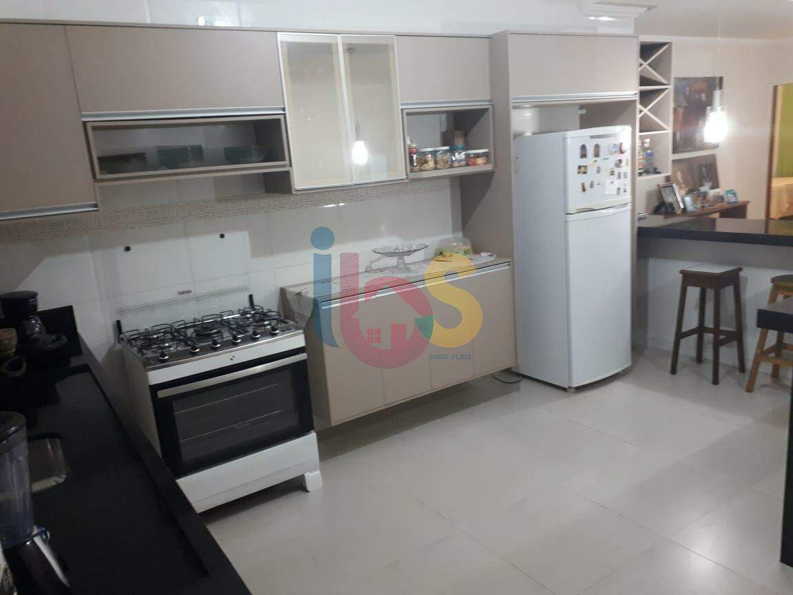 Casa à venda com 4 quartos, 150m² - Foto 13