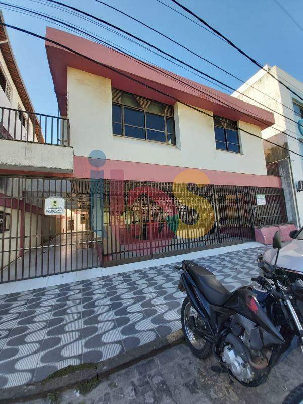 Casa, 4 quartos, 450 m² - Foto 1