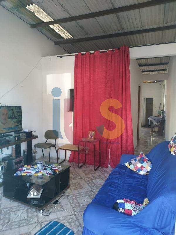 Casa à venda com 1 quarto, 135m² - Foto 2