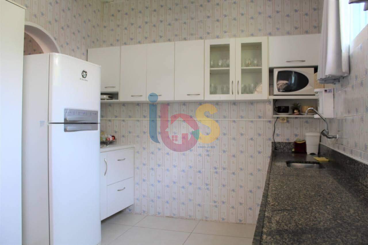 Casa à venda com 8 quartos, 321m² - Foto 6