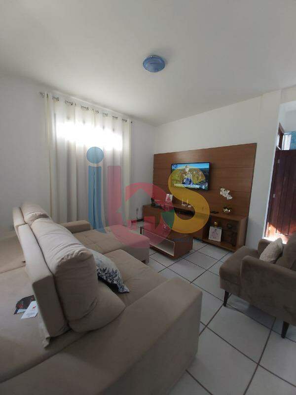 Casa à venda com 5 quartos, 200m² - Foto 2