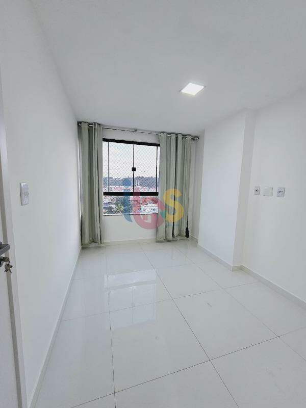 Apartamento à venda com 3 quartos, 105m² - Foto 2