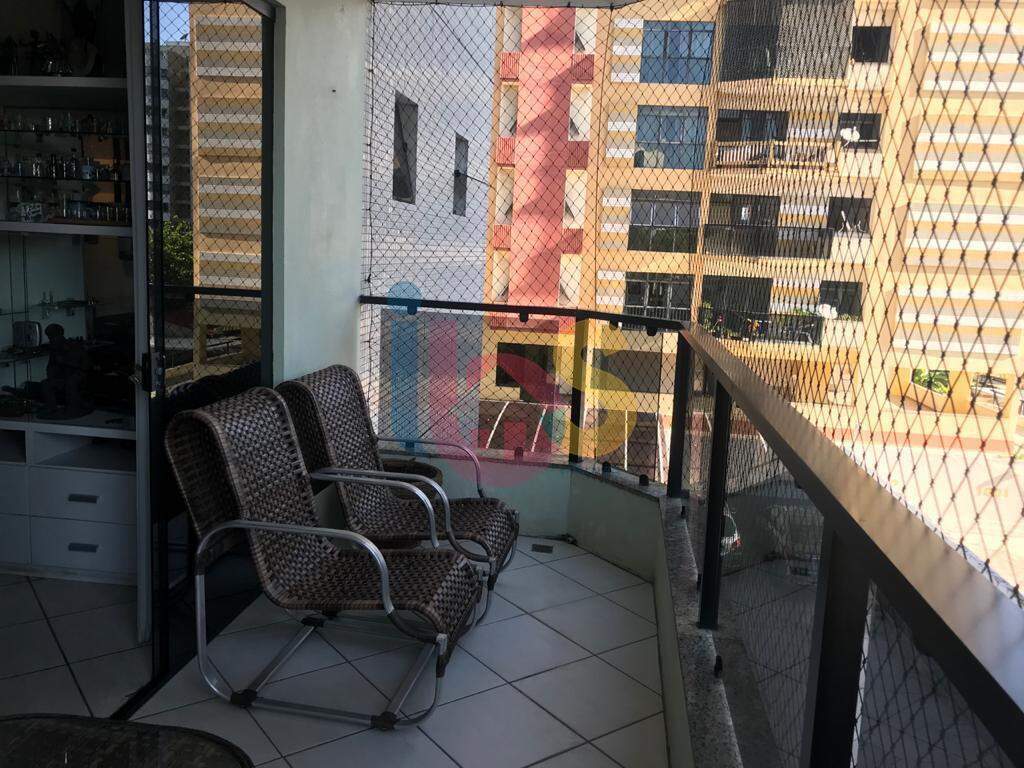 Apartamento à venda com 3 quartos, 160m² - Foto 2