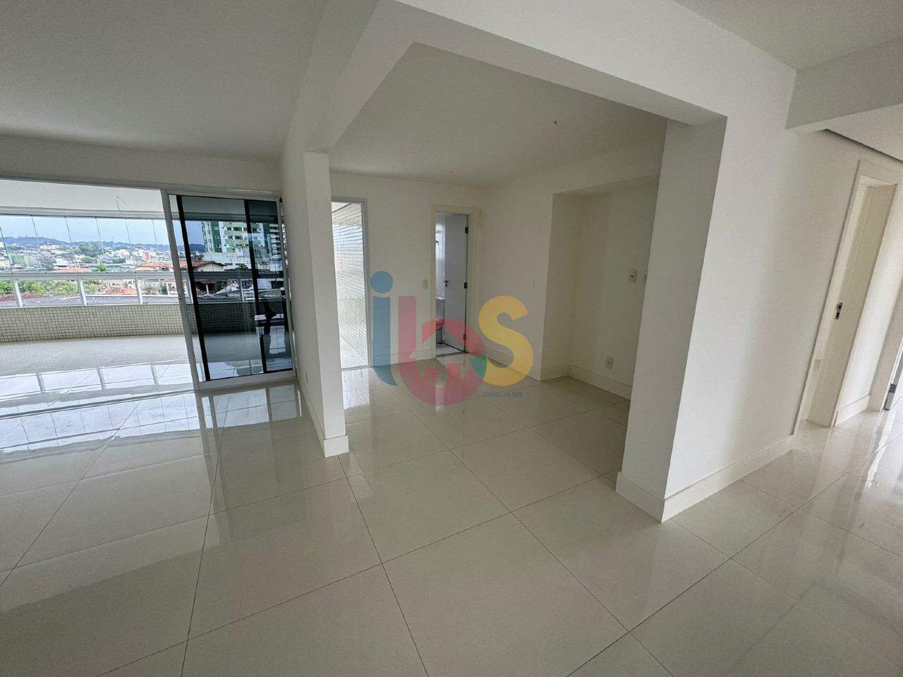 Apartamento à venda com 4 quartos, 198m² - Foto 3