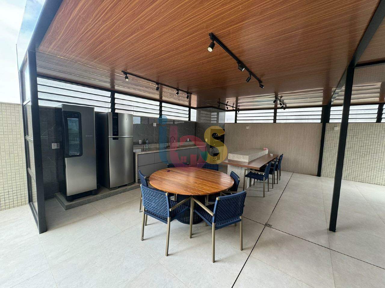 Apartamento à venda com 4 quartos, 198m² - Foto 17