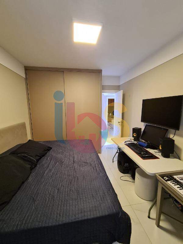 Apartamento à venda com 3 quartos, 278m² - Foto 17