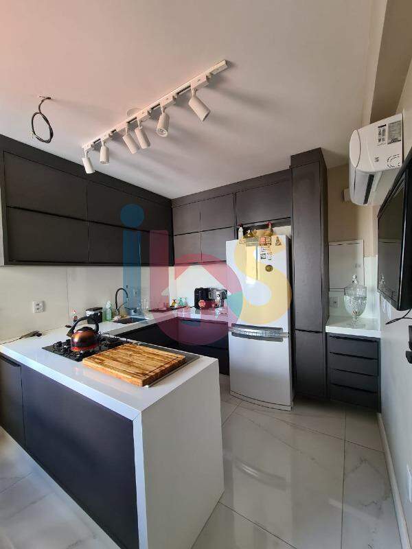 Apartamento à venda com 3 quartos, 278m² - Foto 11