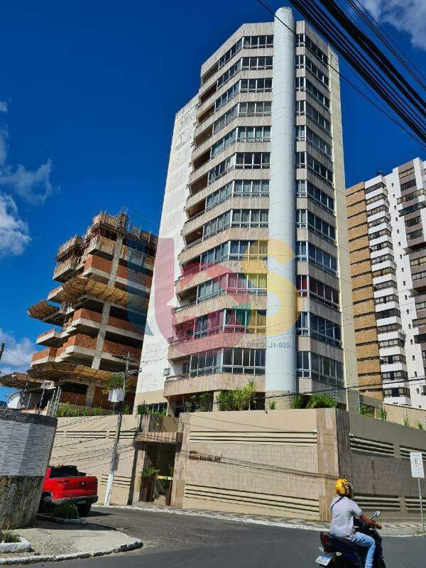 Apartamento à venda com 3 quartos, 278m² - Foto 1