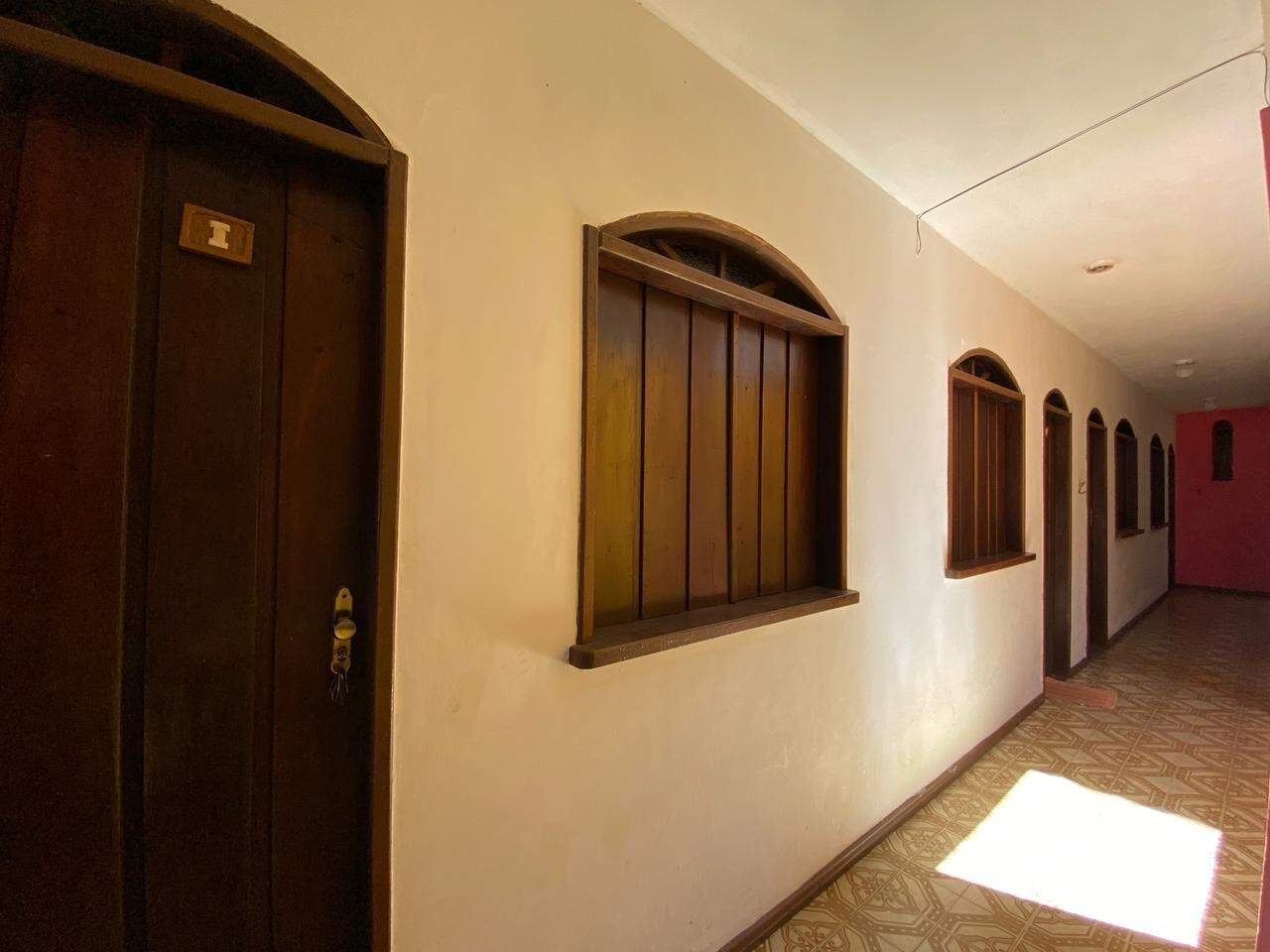 Hotel à venda com 10 quartos, 250m² - Foto 1